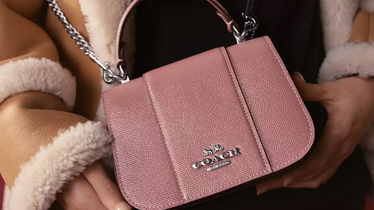 The Best Holiday Gifts for Best Friends in 2023: Show Your Bestie Love With These Gift Ideas From Coach Outlet - Vimarsana News