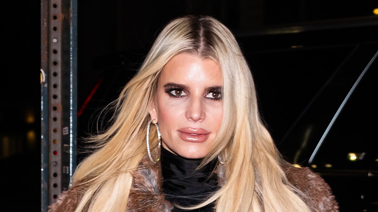 Jessica Simpson Bares Her Midriff in Bold Fashion Moment in NYC, Teases ...