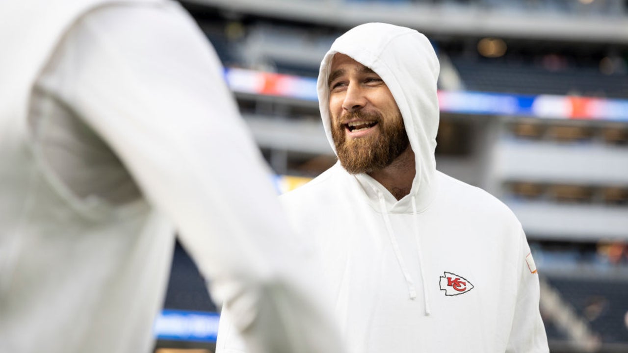 Travis Kelce Adorably Reacts to Question About the Most Famous Person in  His Phone | Entertainment Tonight