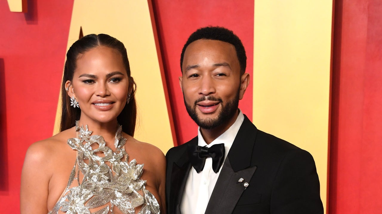 Chrissy Teigen Shares Pantless Pic of John Legend in Family Photo Dump ...