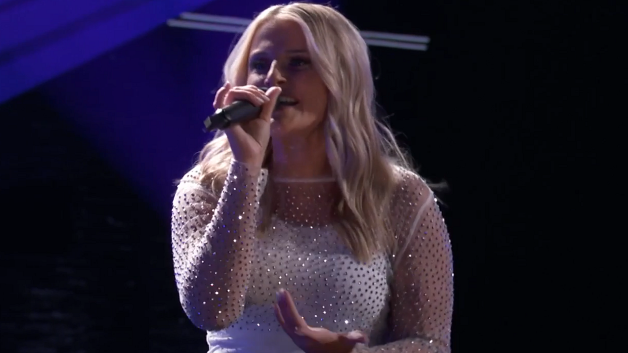 Ashley Bryant joins 'The Voice' after meeting her fiancé on…