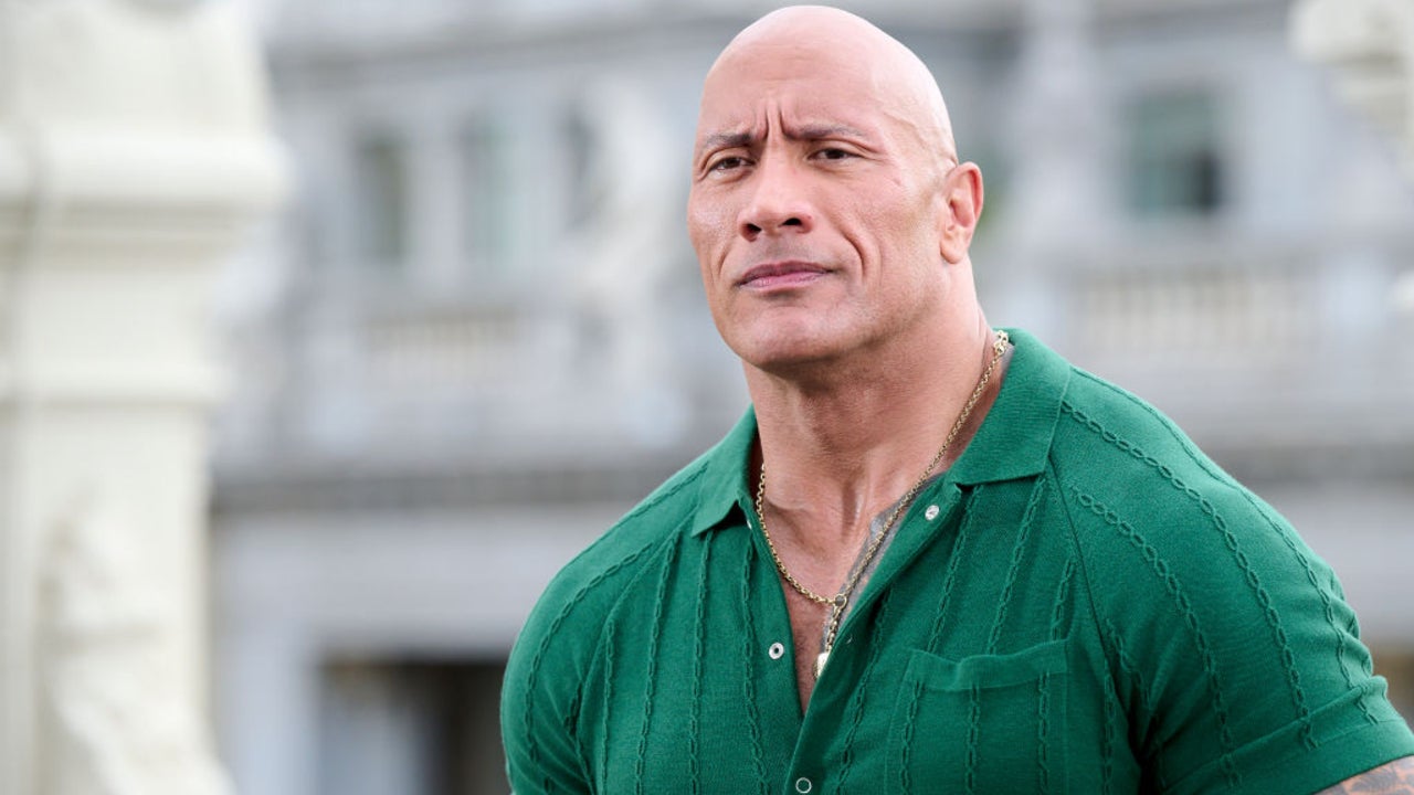 Watch Dwayne 'The Rock' Johnson's Tense Exchange With Fan at WWE Hall of Fame Ceremony - Vimarsana News