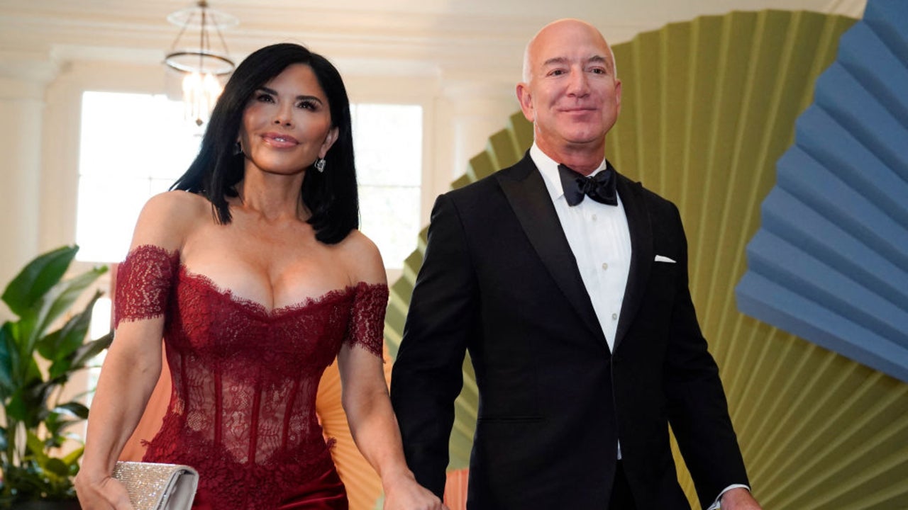 Jeff Bezos’ Fiancée Lauren Sánchez Turns Heads in Corset Gown at White House Dinner