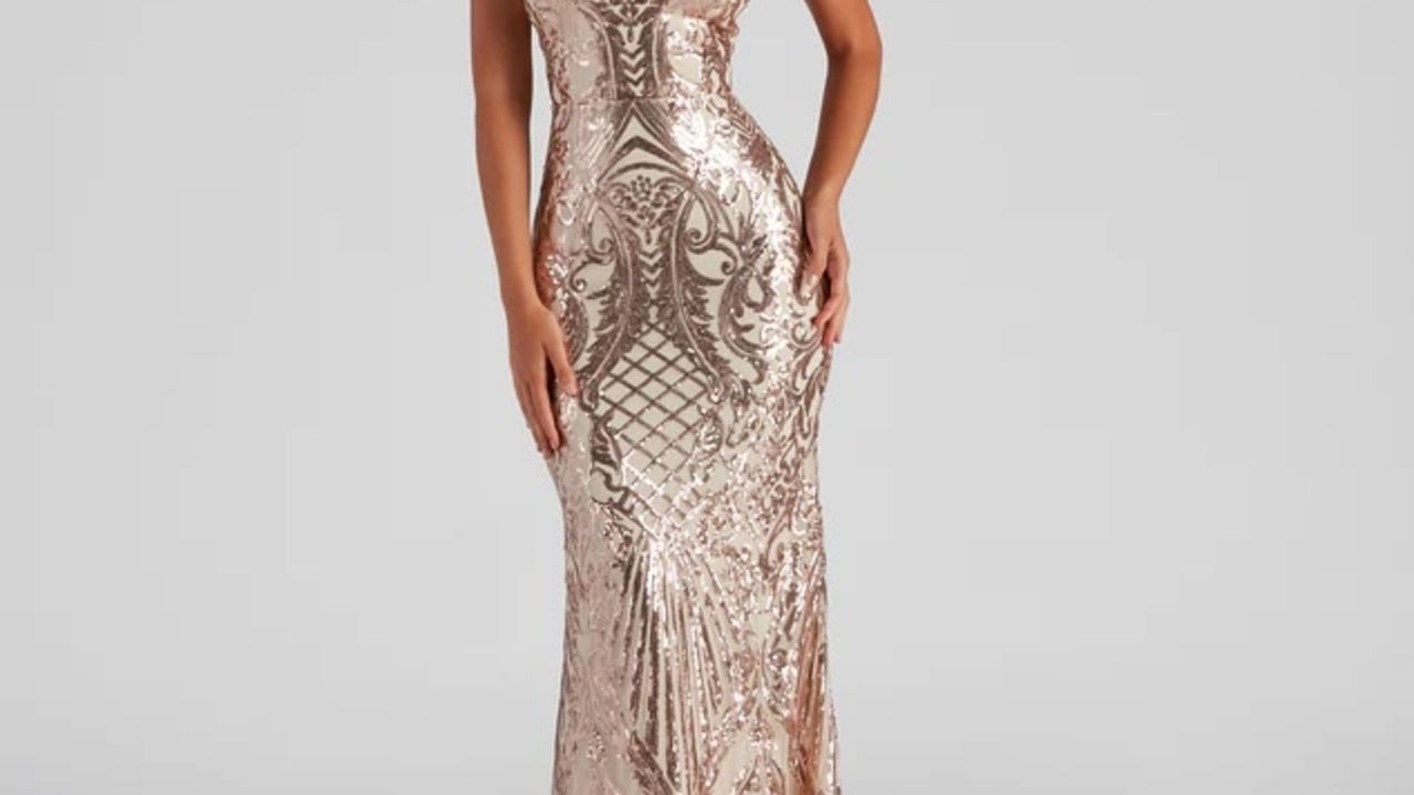 The Best Prom Dresses of 2024 to Shop Online: Find Prom Gowns From Windsor,  Revolve, Lulus and More | Entertainment Tonight