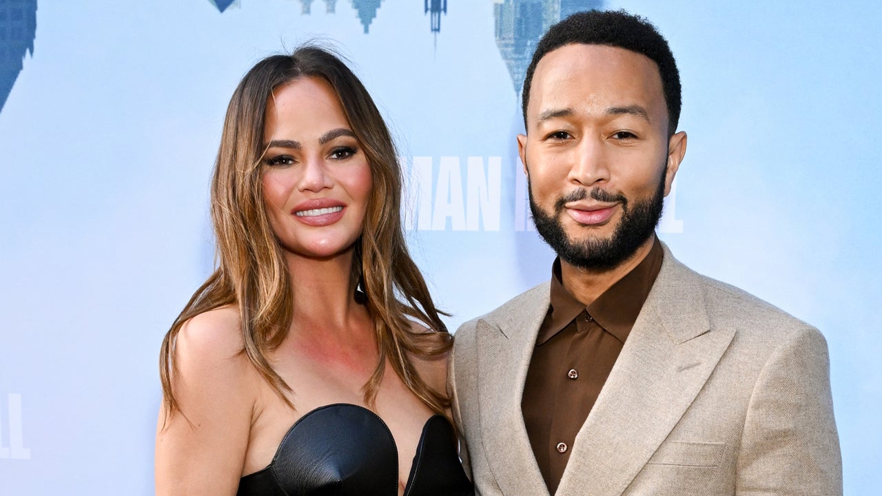 'The Voice' Finale: Chrissy Teigen Delivers on John Legend's Cheesecake Promise to Nathan Chester
