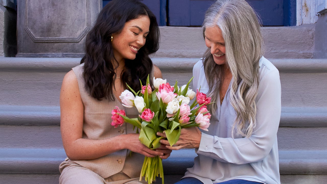 Order Early and Save 25% on Beautiful Mother's Day Flowers From UrbanStems This Weekend Only