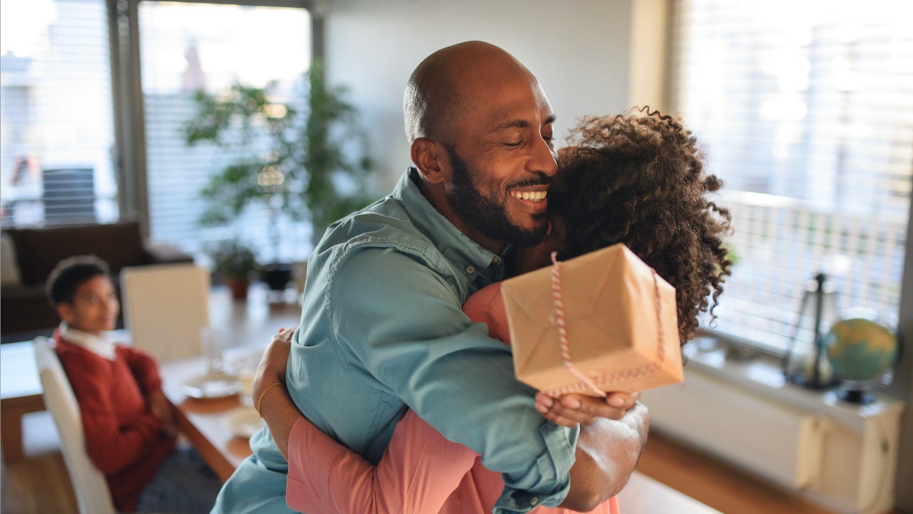 Amazon Father's Day Gift Ideas 2024: Shop the 15 Best Deals on Gifts for Dad - Vimarsana News
