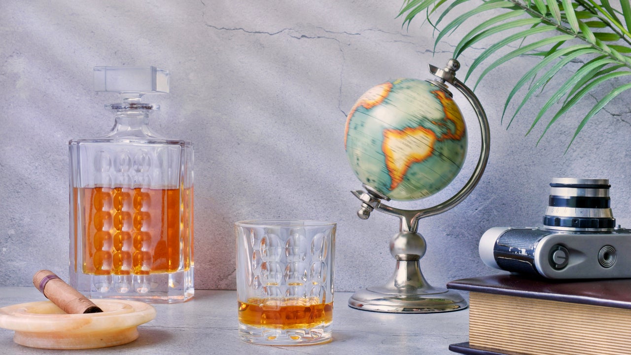 The Best Father's Day Gifts for Whiskey Lovers 2024: Shop Rocks Glasses, Subscriptions and More - Vimarsana News