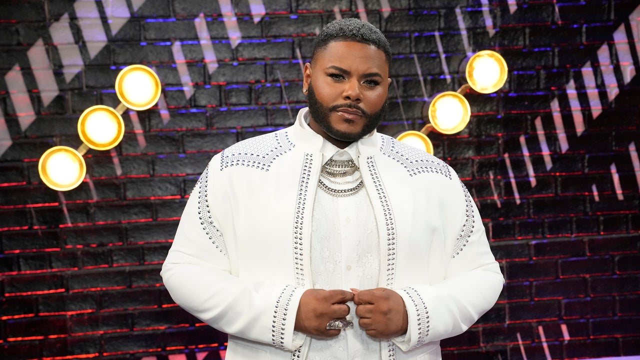 'The Voice': Asher HaVon on Being the First Openly LGBTQ+ Winner and Working With Reba McEntire (Exclusive) - Vimarsana News