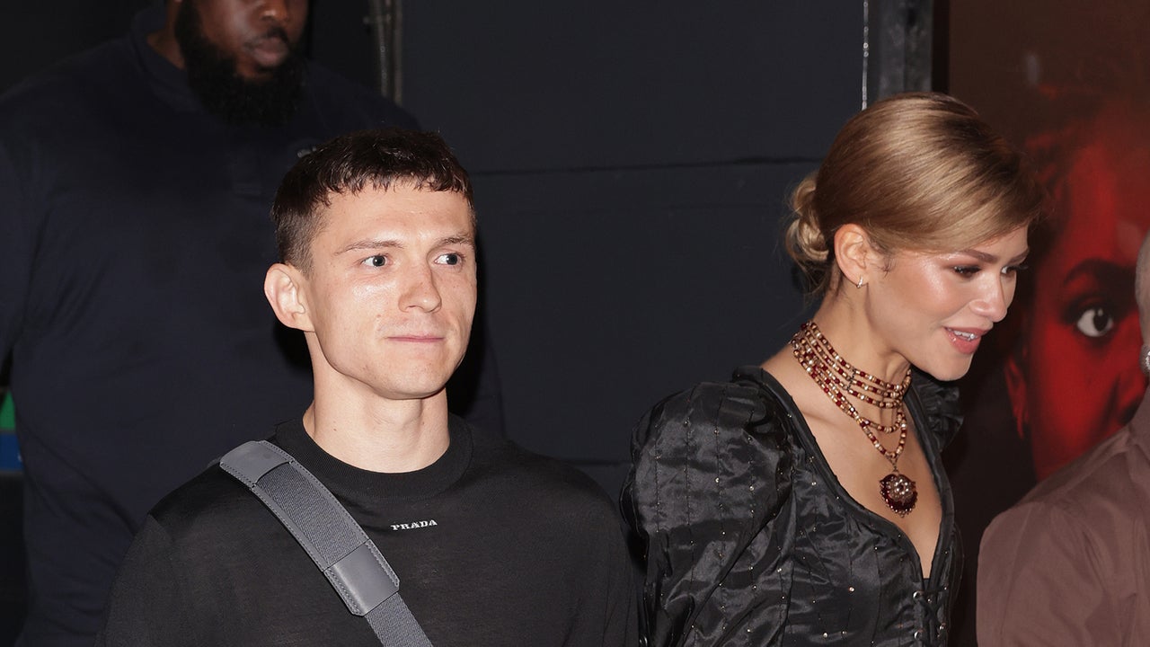 Tom Holland and Zendaya Display Rare PDA After She Attends His 'Romeo & Juliet' Play in London - Vimarsana News