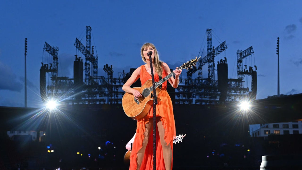 Taylor Swift Celebrates 113th Eras Tour Show With Acoustic