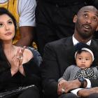 Kobe Bryan and wife at retirement ceremony