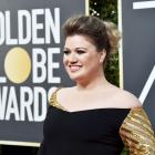 Kelly Clarkson Golden Globes Red Carpet