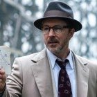 aidan_gillen_as_dr._j._allen_hynek_3_in_historys_project_blue_book_1_1.jpg