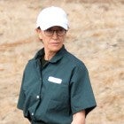 Felicity Huffman Photographed in Prison Uniform During Visit With Family