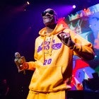 snoop dogg in lakers sweatsuit in michigan