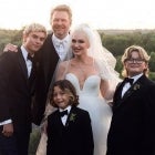 Blake Shelton and Gwen Stefani Pose With Her Sons Kingston, Zuma and Apollo in Latest Wedding Photo