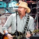Toby Keith reveals he has cancer 