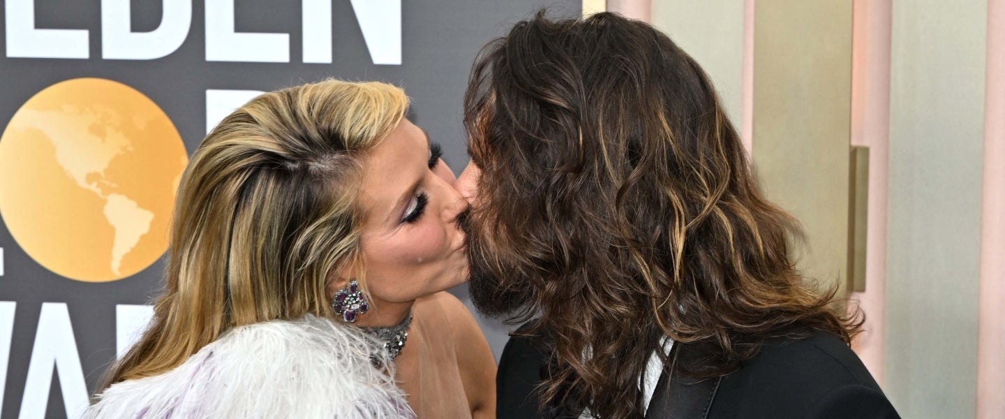 PDA Alert! Celebrity Couples Who Can't Keep Their Hands Off Each Other |  Entertainment Tonight