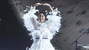 Stephanie Hsu Shows Off Singing Chops During ‘Everything Everywhere All at Once’ Oscars Performance