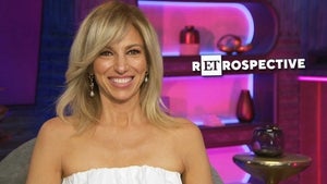 Debbie Gibson Reacts to Her First ET Interview and Her 'Ghostbusters' Cameo | rETrospective