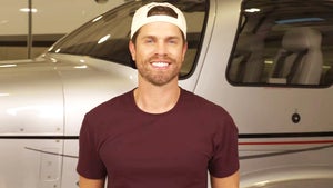 Inside Dustin Lynch's Personal Airplane | Certified Country