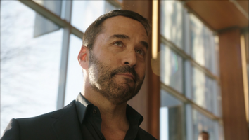 EXCLUSIVE: Tour the 'Wisdom of the Crowd' Set With Jeremy Piven and the Cast