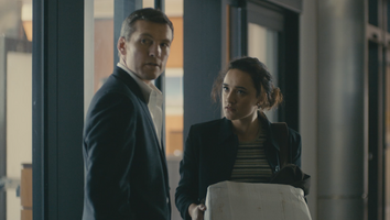 EXCLUSIVE: 'Manhunt: Unabomber' First Look! Sam Worthington and Keisha Castle-Hughes Dish on Dramatic Clash