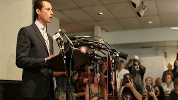 Anthony Weiner Heckled at Resignation Press Conference
