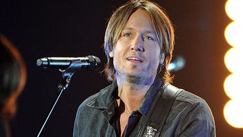 Keith Urban Honors Orlando Victims With Cover of U2's "One" During Tampa Concert