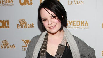 'Blossom' Star Jenna Von Oy Expecting First Child