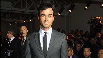Justin Theroux Gives Out 'Drunken Tattoos'