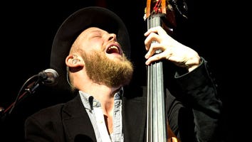 Mumford & Sons' Ted Dwane Returns to Stage