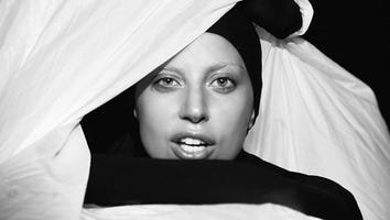 Lady Gaga Debuts 'Applause' Music Video