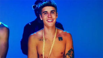 Bieber Raps Shirtless For 'Lolly' Video