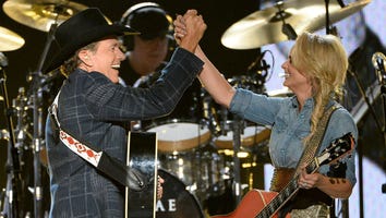 WATCH: George Strait Leaves Miranda Lambert Hanging at the ACMs