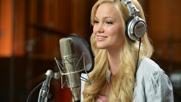 26 Disney Channel Stars Sing Along to 'Frozen'!