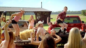 If You Must Be a Country Cliche for Halloween, Maddie & Tae Can Show You How