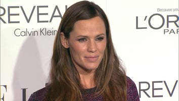 Steve Carell Reveals Jennifer Garner's Guilty Pleasure at 'Elle' Women in Hollywood Awards