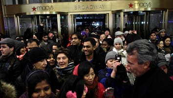 14 Foolproof Tips For Conquering America's Favorite Holiday: Black Friday