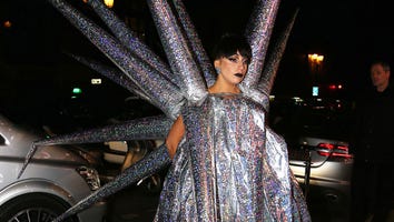 Lady Gaga's Costume Deflates!