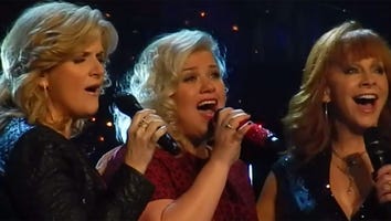 Kelly Clarkson Performs 'Silent Night' with Trisha Yearwood and Reba McEntire