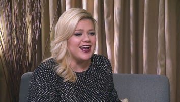Kelly Clarkson on Her Post-Pregnancy Vocal Scare: 'I Cried and Drank Wine All Day'