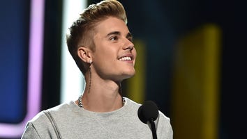 Justin Bieber Gives Surprise Performance! Watchin Him Sing 'I'll Make Love to You'