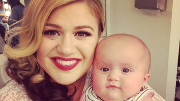 Kelly Clarkson Shocks Audience After Announcing She's Pregnant With Her Second Child!