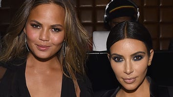 Kim Kardashian and Chrissy Teigen Adorably Fail at Taking VMAs Selfie