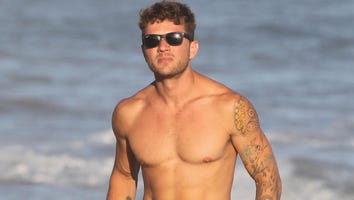 Ryan Phillippe Shows Off Super-Fit Bod on the Beach