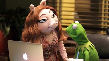 Everyone Is Losing Their Mind Over Kermit's New Girlfriend, Denise, on 'The Muppets Show'