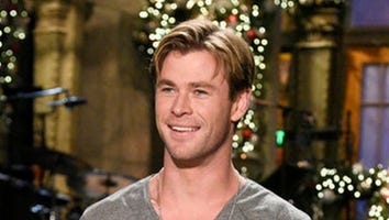 Chris Hemsworth Dresses in Drag, Calls Himself 'Hot' on 'Saturday Night Live'