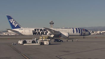 'Star Wars: The Force Awakens' Cast Flies to London Premiere on an R2-D2-Themed Plane